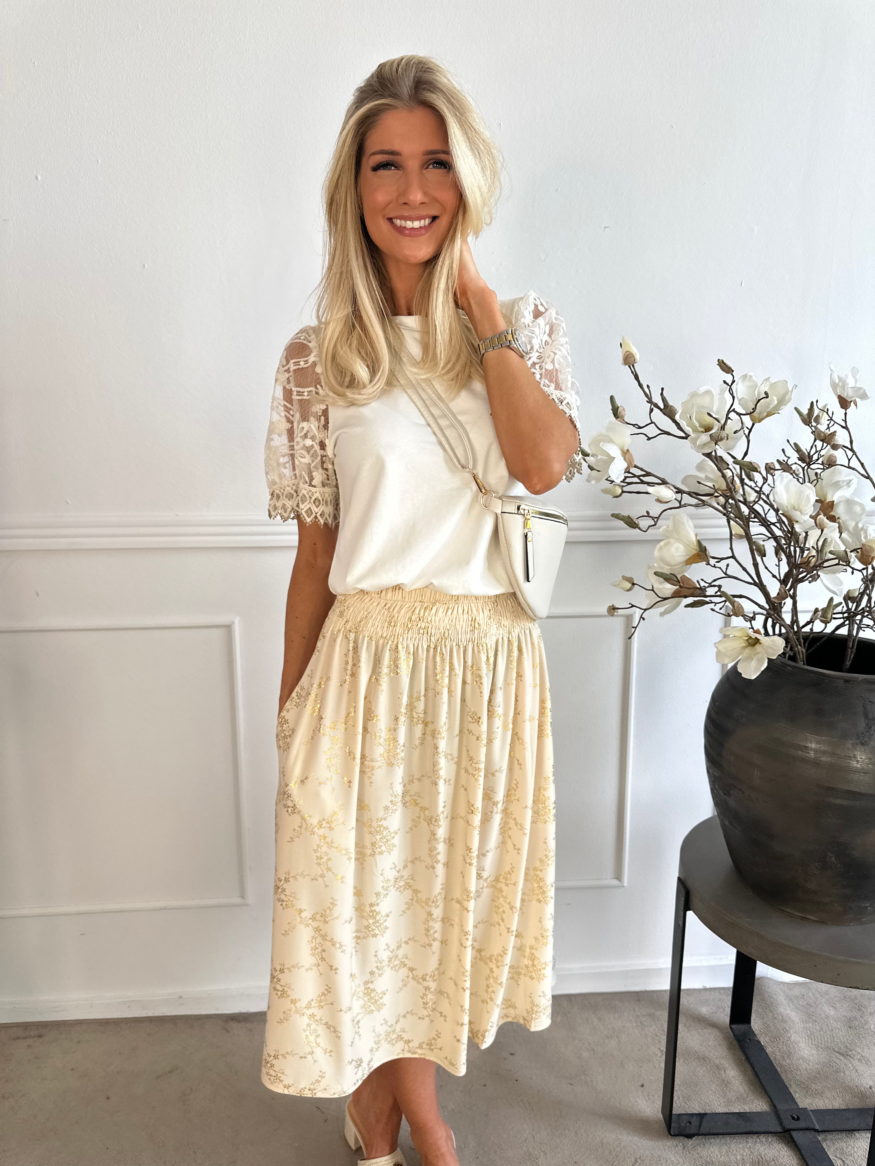 Pams Gold Midi Skirt - Kjol i stretchigt material med fickor